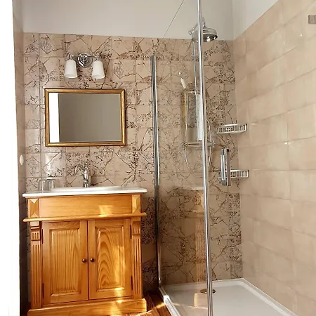 לינה וארוחת בוקר Chateau Belle Epoque - D'hotes & 4*